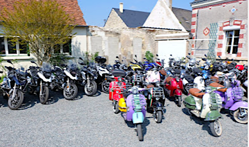 location moto Tours Array