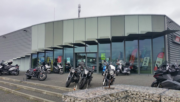 motorcycle rental Nantes Array