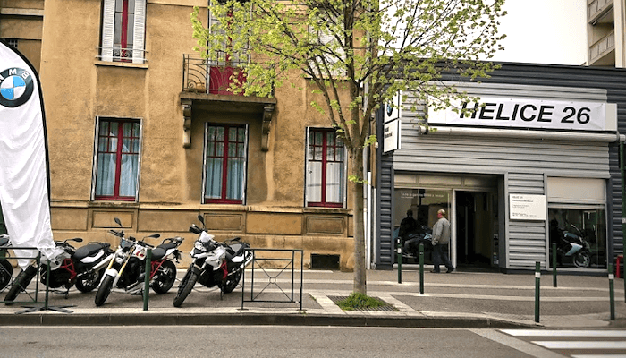 motorcycle rental BMW HELICE 26