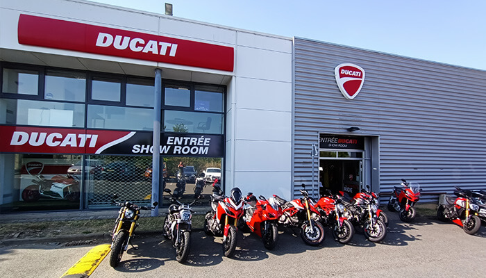 motorcycle rental Ducati Lyon