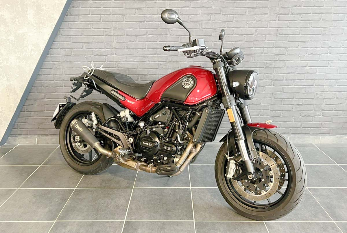 motorcycle rental Leoncino