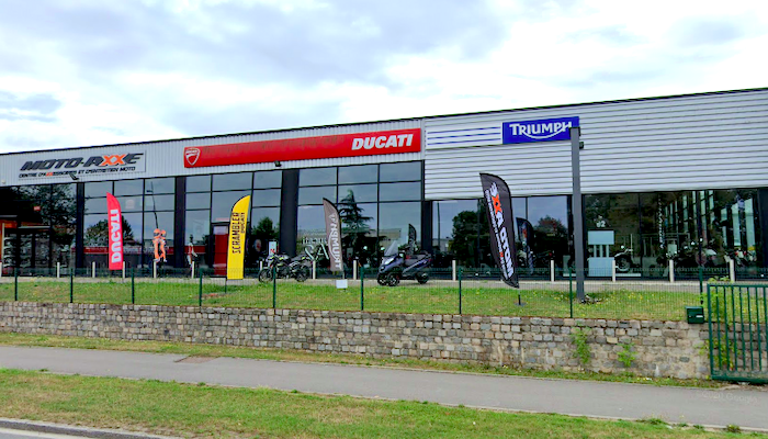 motorcycle rental Lefebvre Vincent Motos