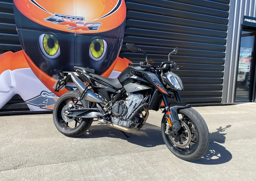 890 duke l