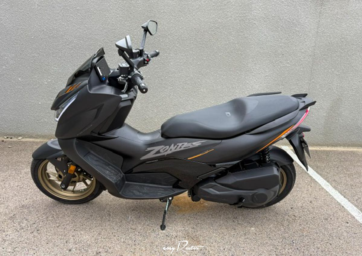 location moto Cholet Kawasaki Z 900  14886