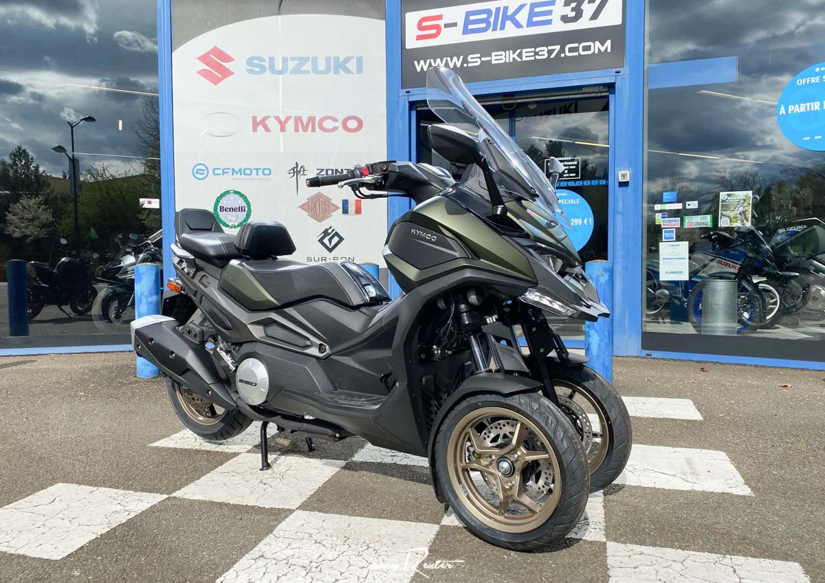 location moto Cholet Kawasaki Z 900  14886