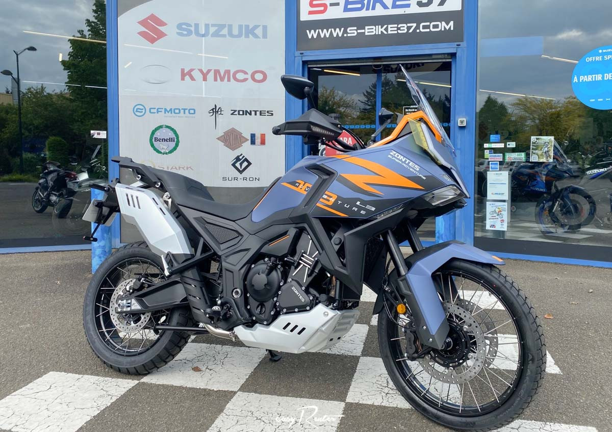 location moto Cholet Kawasaki Z 900  14886