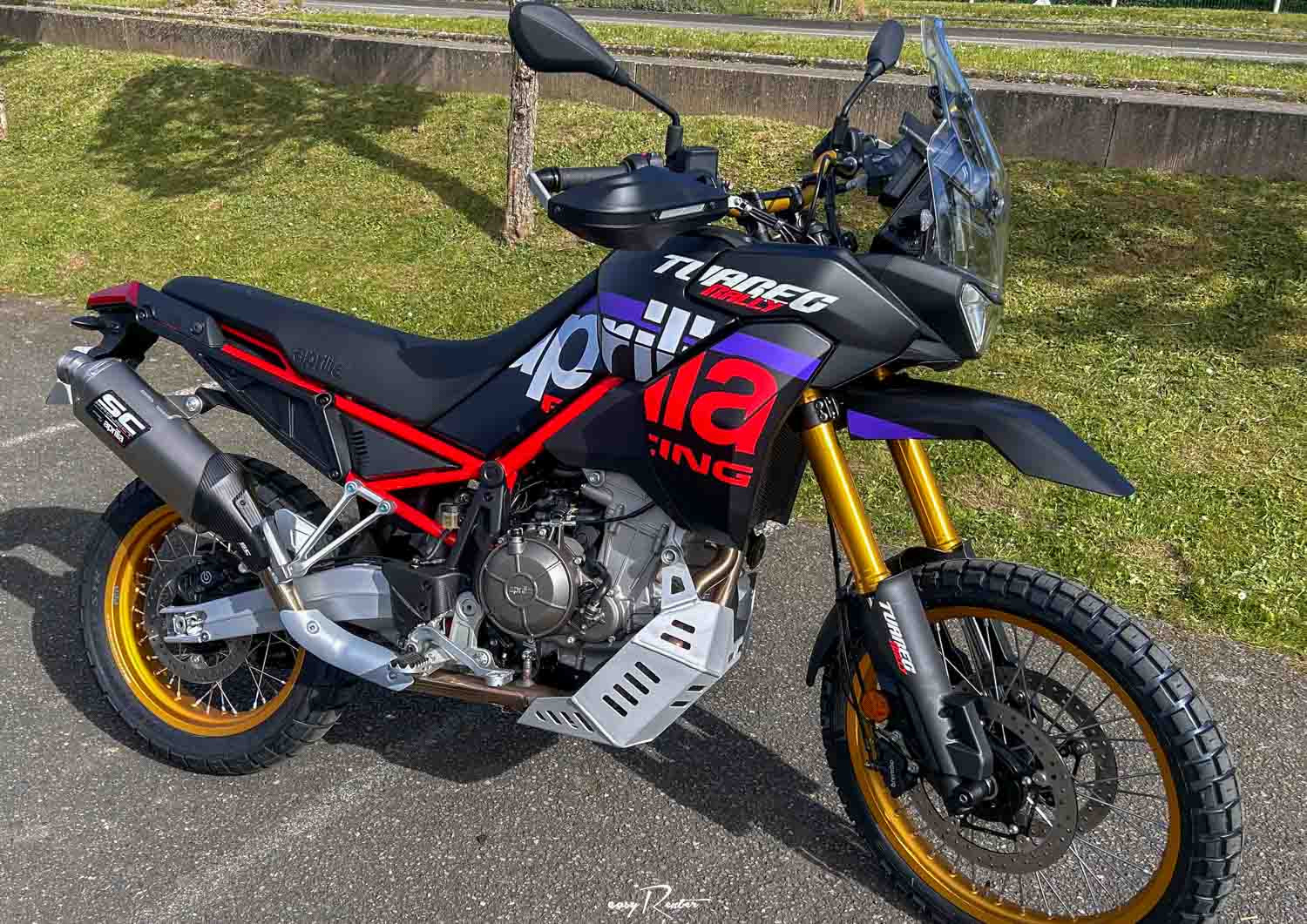 Location moto Mayenne Aprilia TUONO V4 1100 FACTORY MY19 1