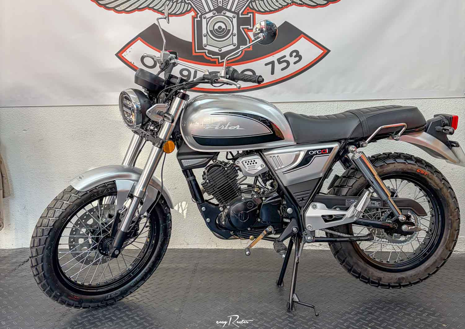 location moto royan Honda CB125R 2