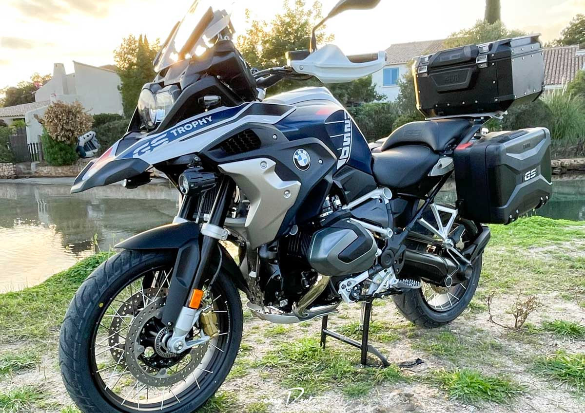 Location moto La Rochelle Kawasaki Z 900 RS 1