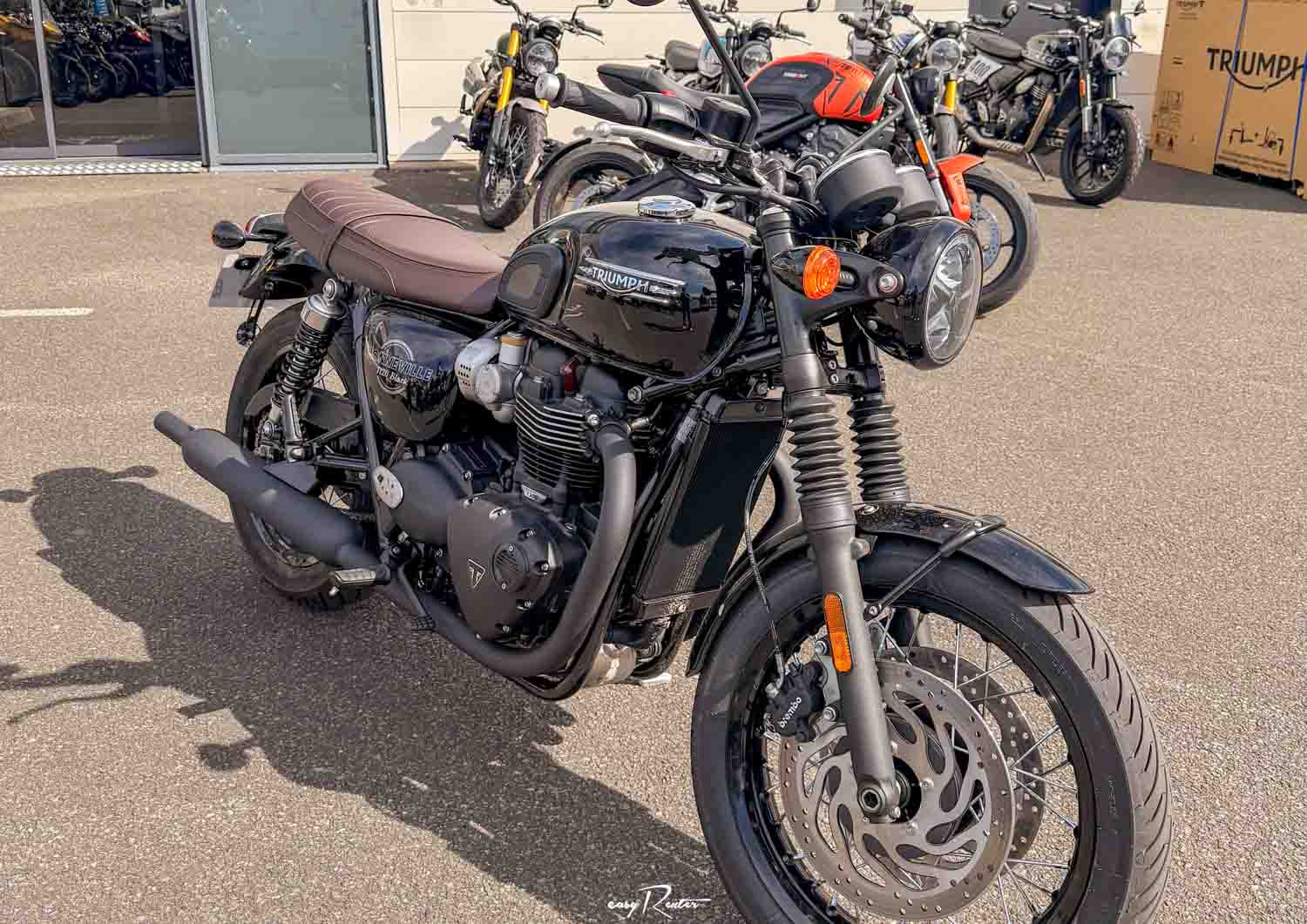 location moto royan Honda CB125R 2
