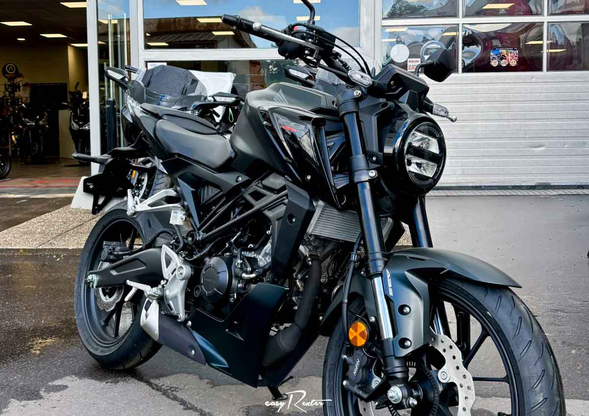 location moto Melun Honda CB 125 R 1