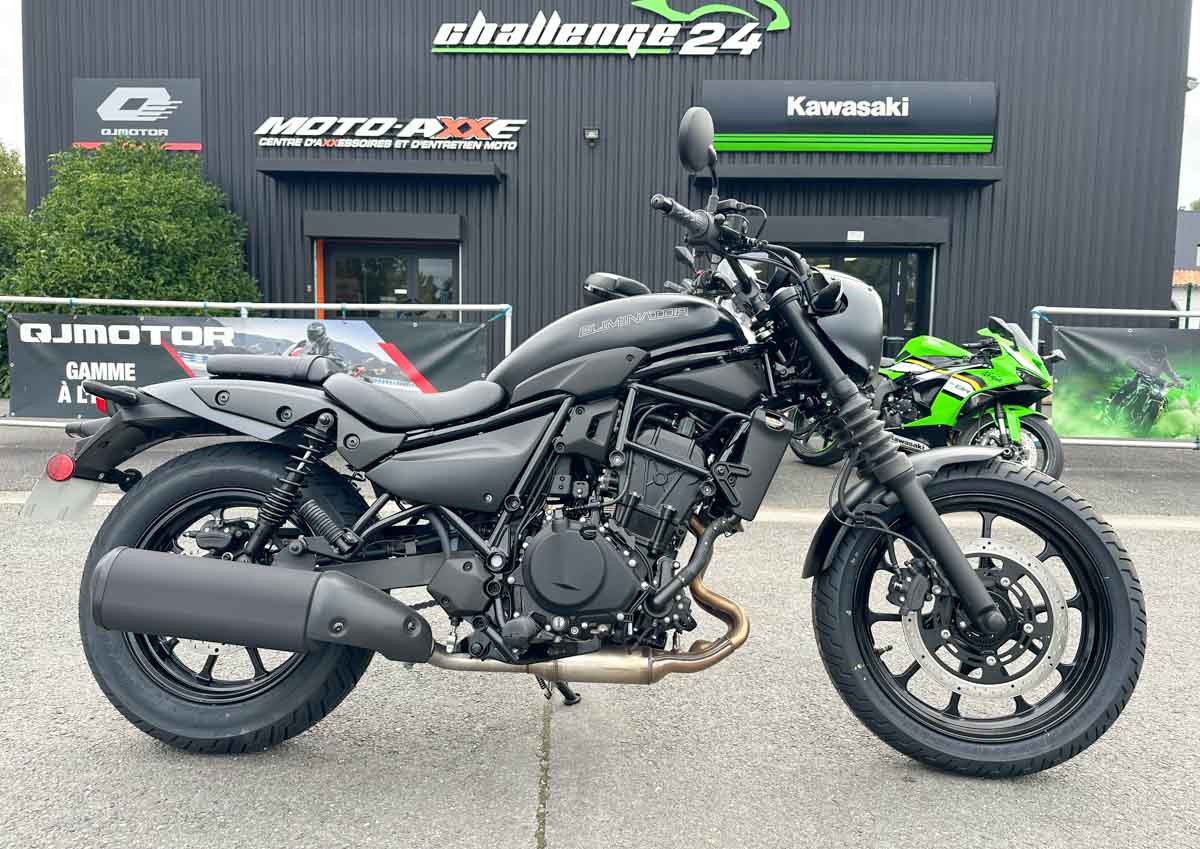 Location moto La Rochelle Kawasaki Z 900 RS 1