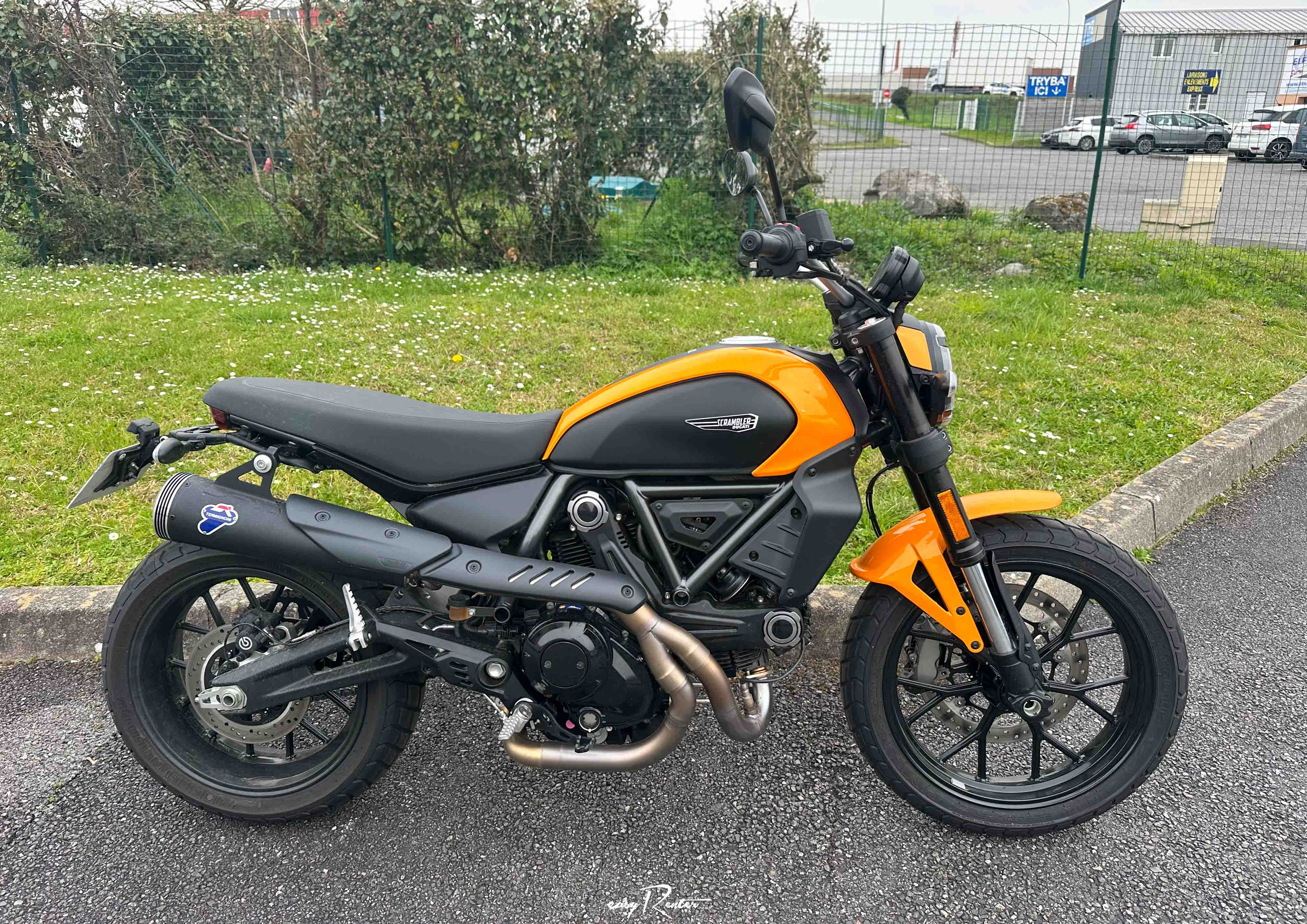 location moto Angers KTM 890 Duke L 15589