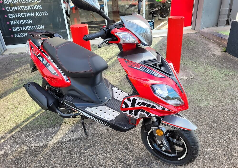 location scooter Le Mans Kymco 125 Downtown 14791