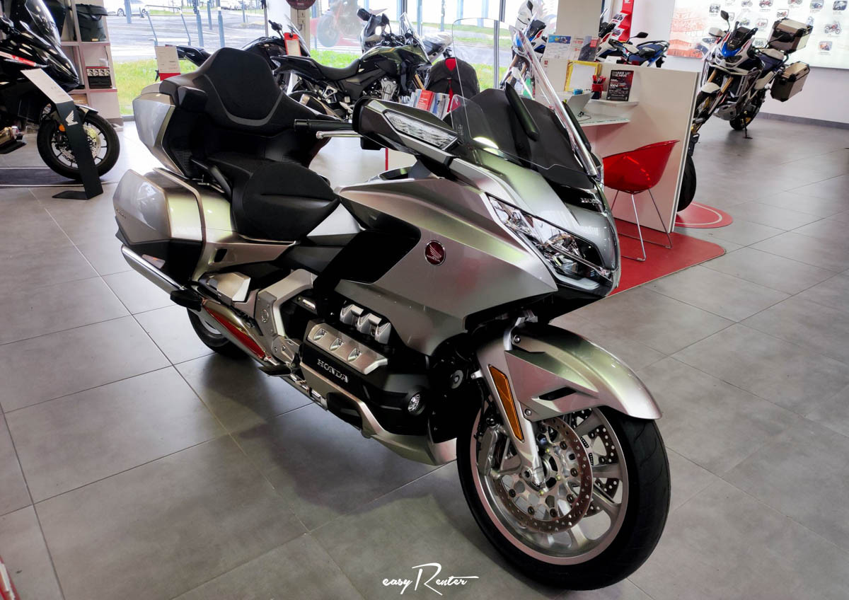 Location moto Rennes Honda CB 650 R 3