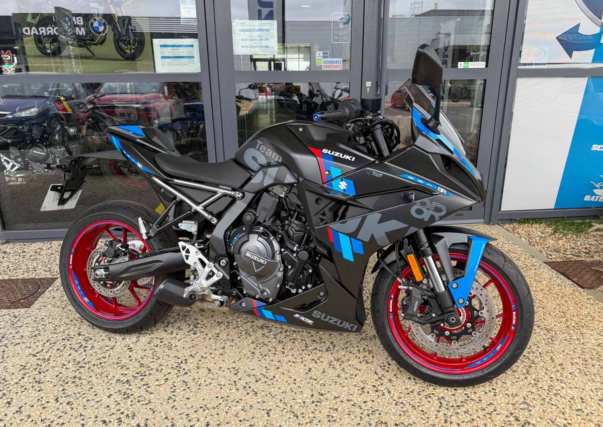 location moto royan Honda CB125R 2