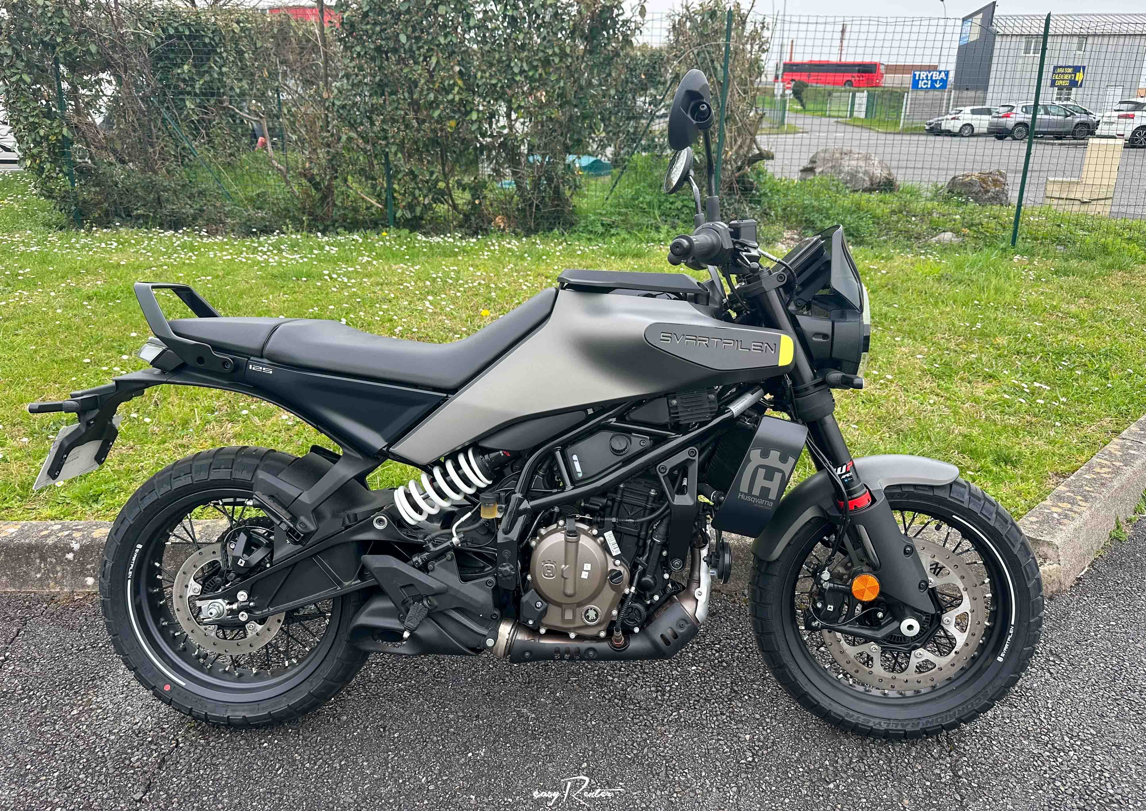 location moto Angers KTM 890 Duke L 15589