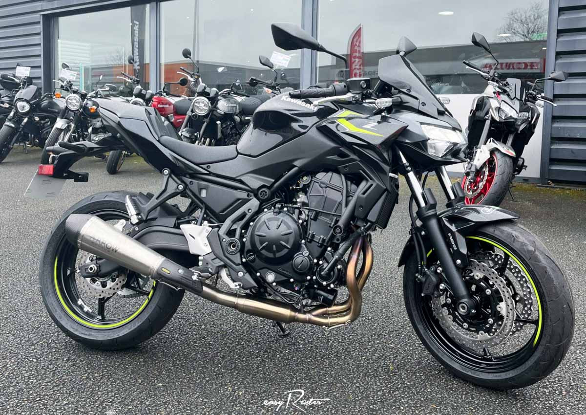 location moto Angers Kawasaki Z900 RS 15641