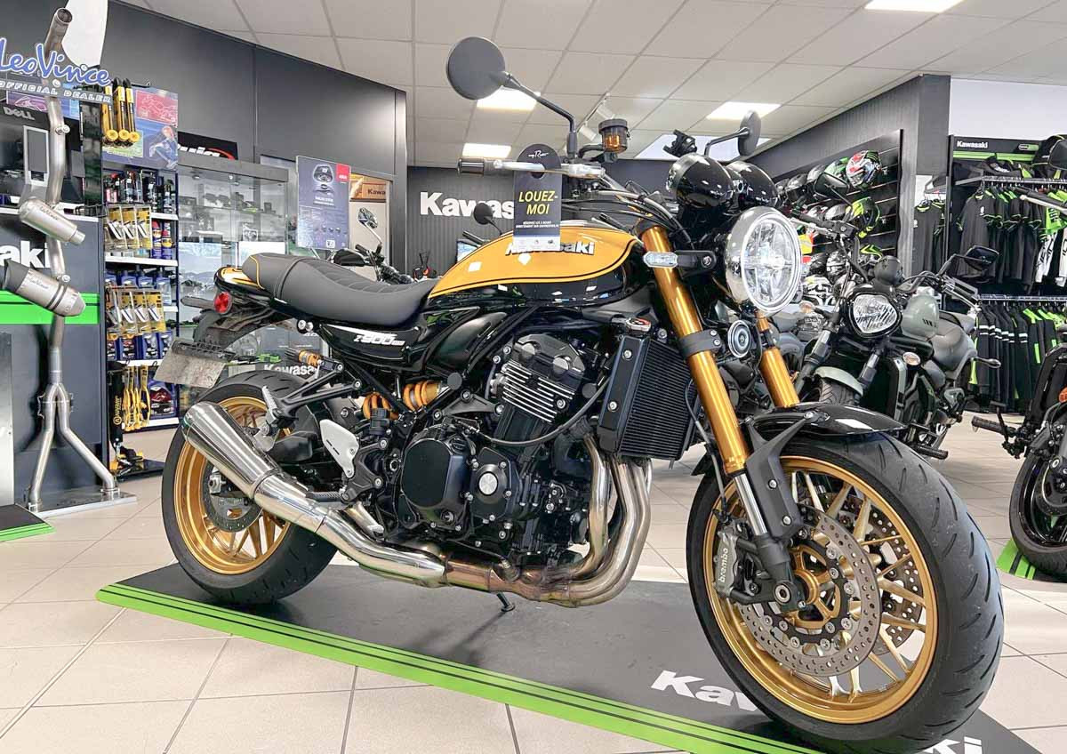 location moto Annecy Kawasaki Z 900 RS 14552