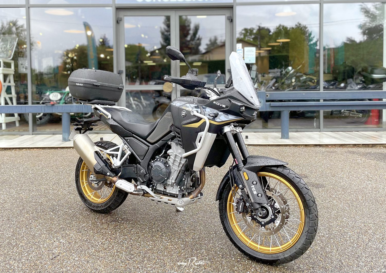 location moto Champagne-au-Mont-dOr Kove 800X GT 1