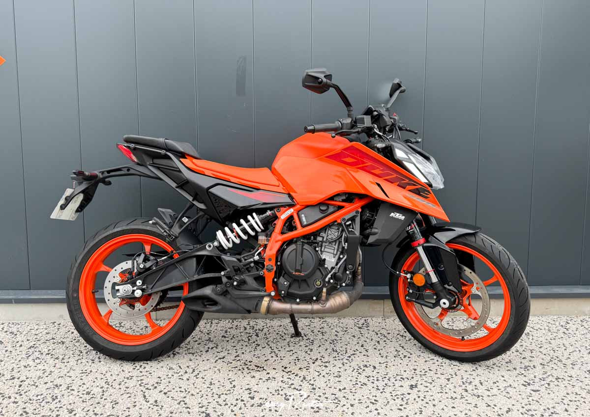 Location moto Pau KTM 790 Duke L 1