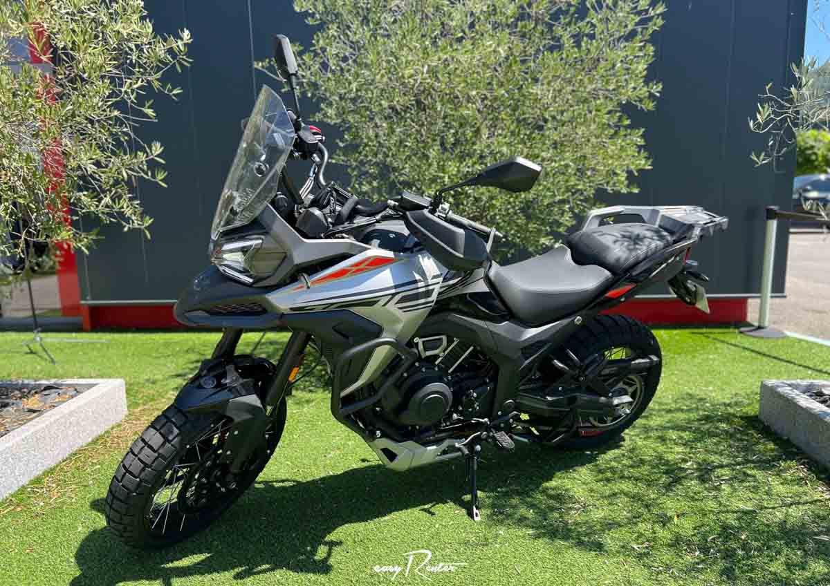 location moto valence Benelli leoncino 500 A2 2