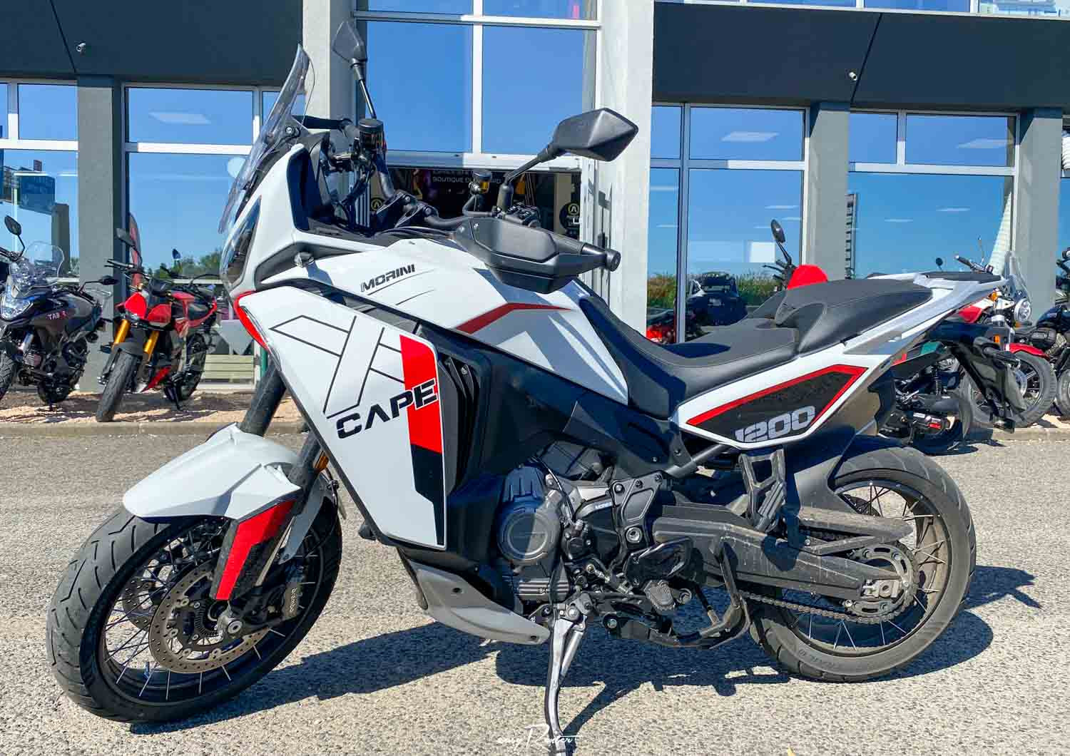 location moto royan Honda CB125R 2