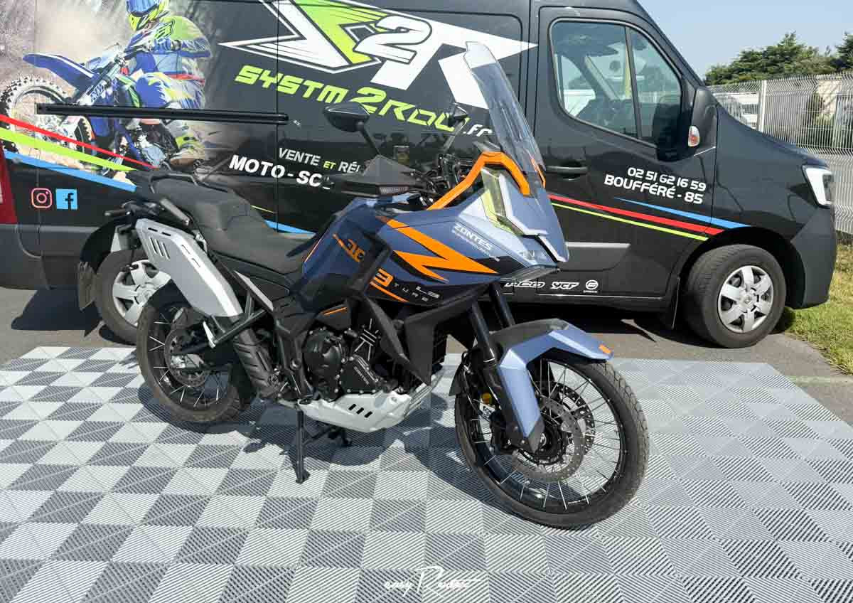 Location moto Benelli Trek 502 0