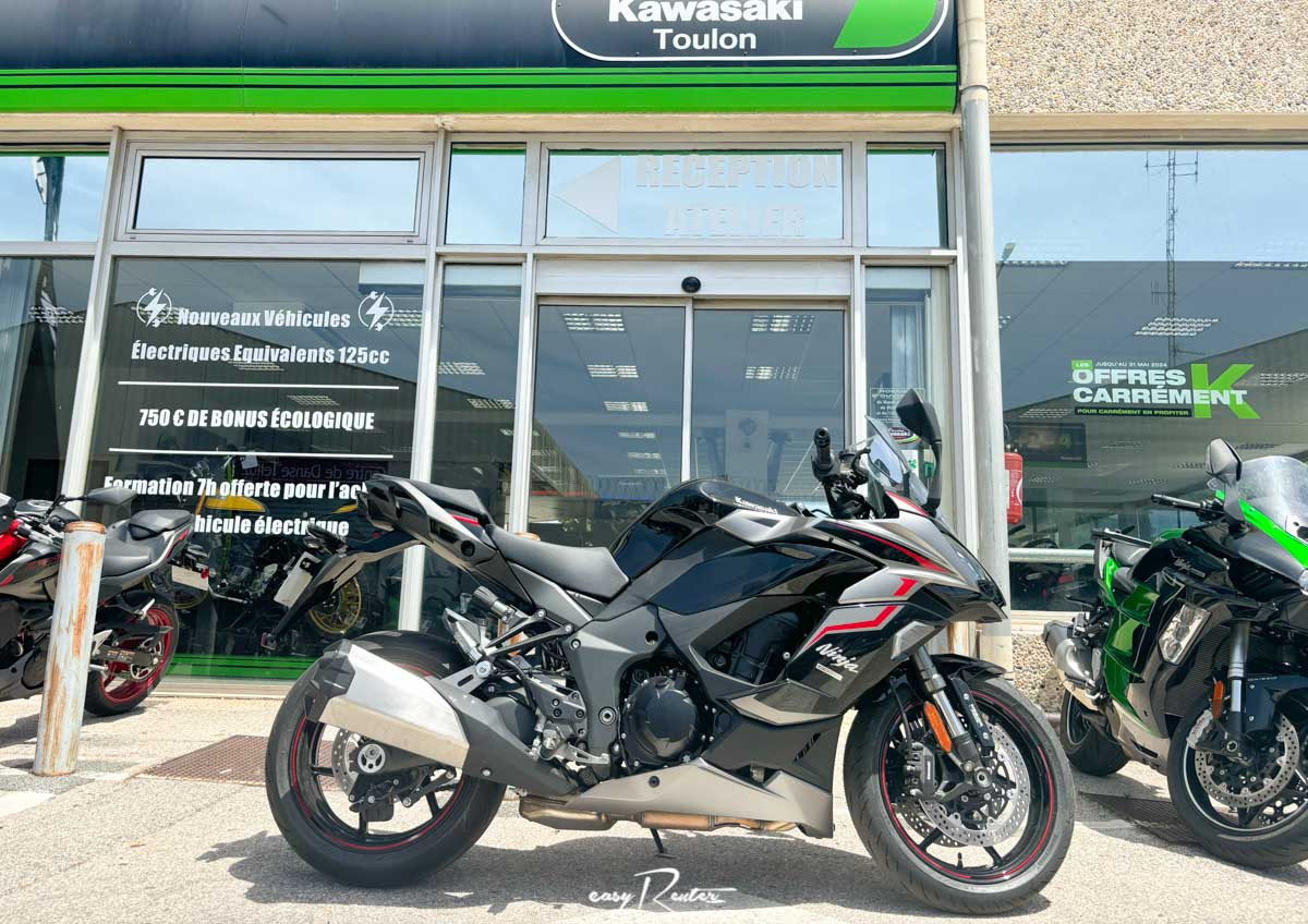Location moto La Rochelle Kawasaki Z 900 RS 1