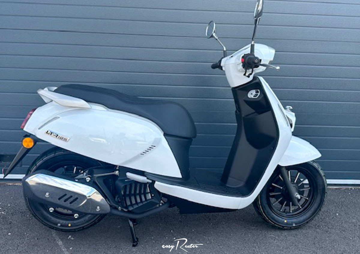 location moto royan Honda CB125R 2