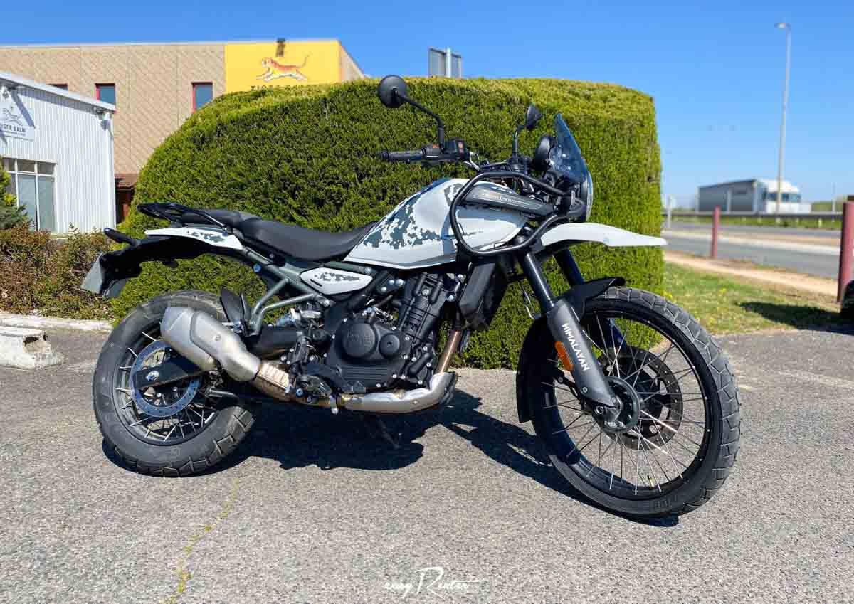 location moto royan Honda CB125R 2