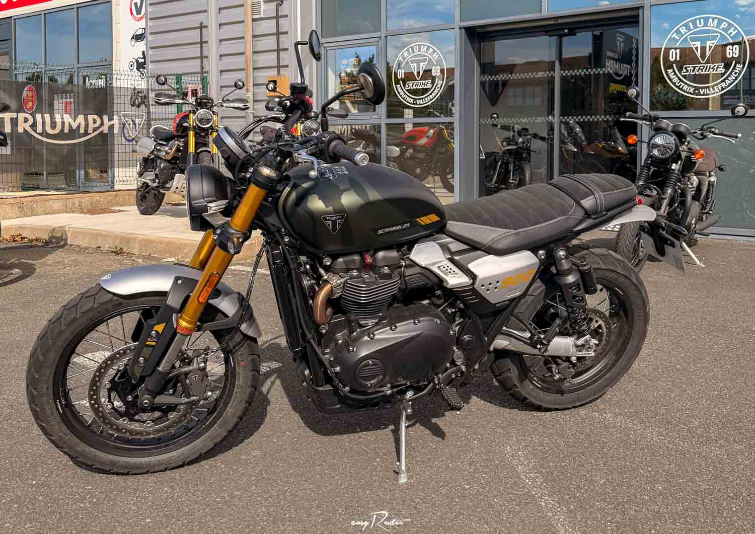 location moto royan Honda CB125R 2