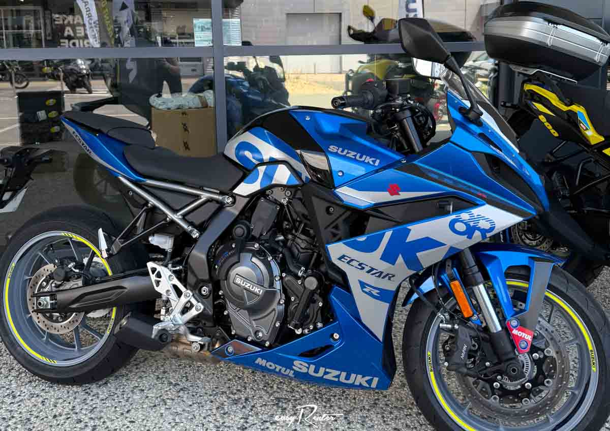 location moto royan Honda CB125R 2