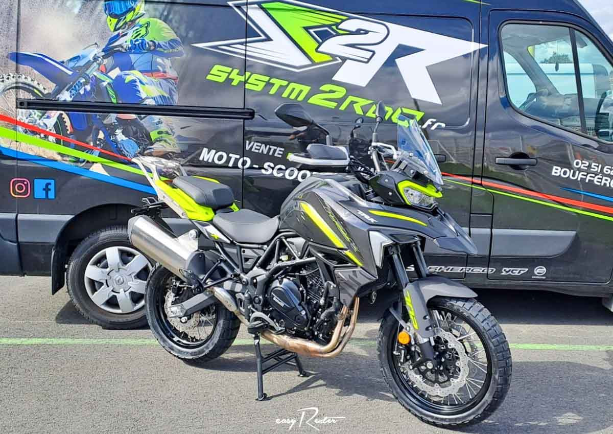 Location moto Benelli Trek 502 0