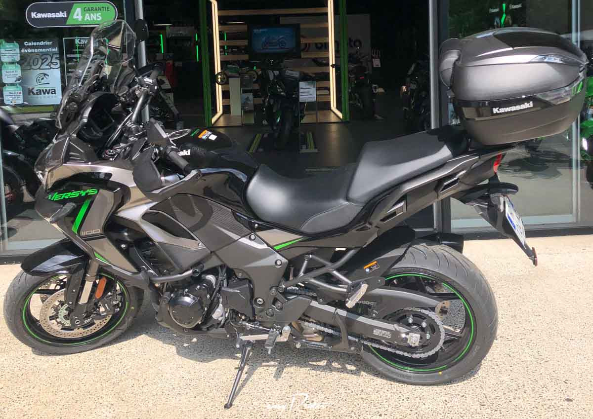 Location moto La Rochelle Kawasaki Z 900 RS 1