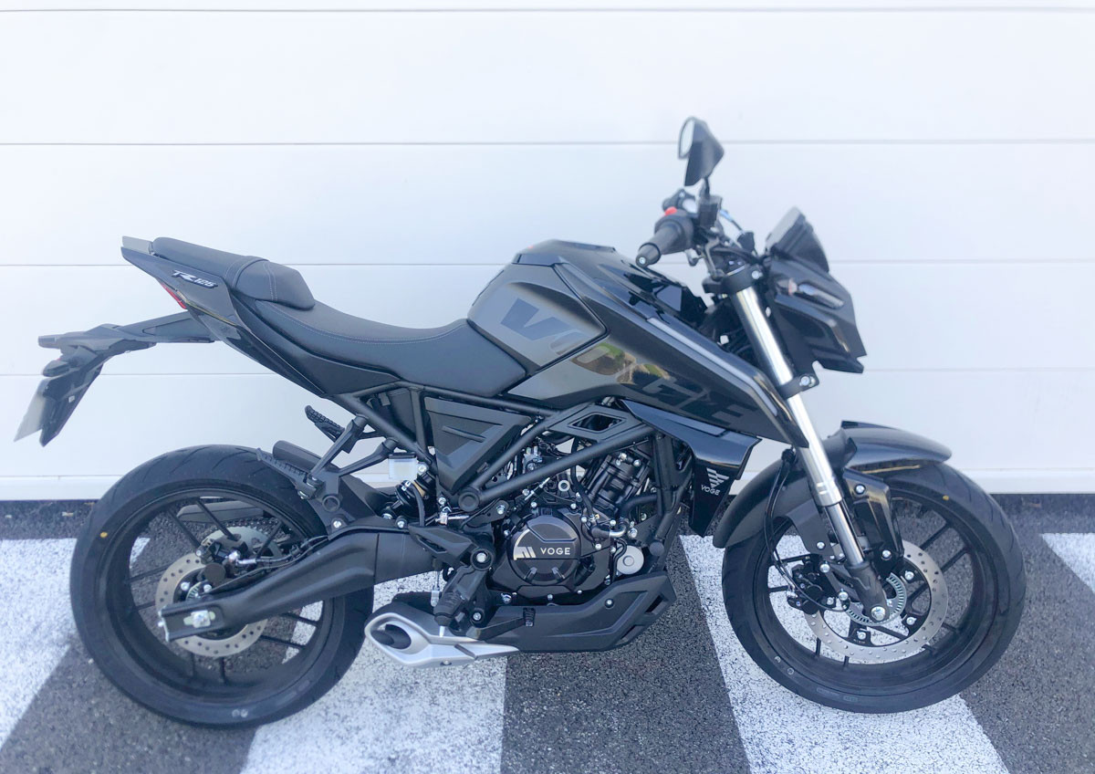 Location moto Benelli Trek 502 0