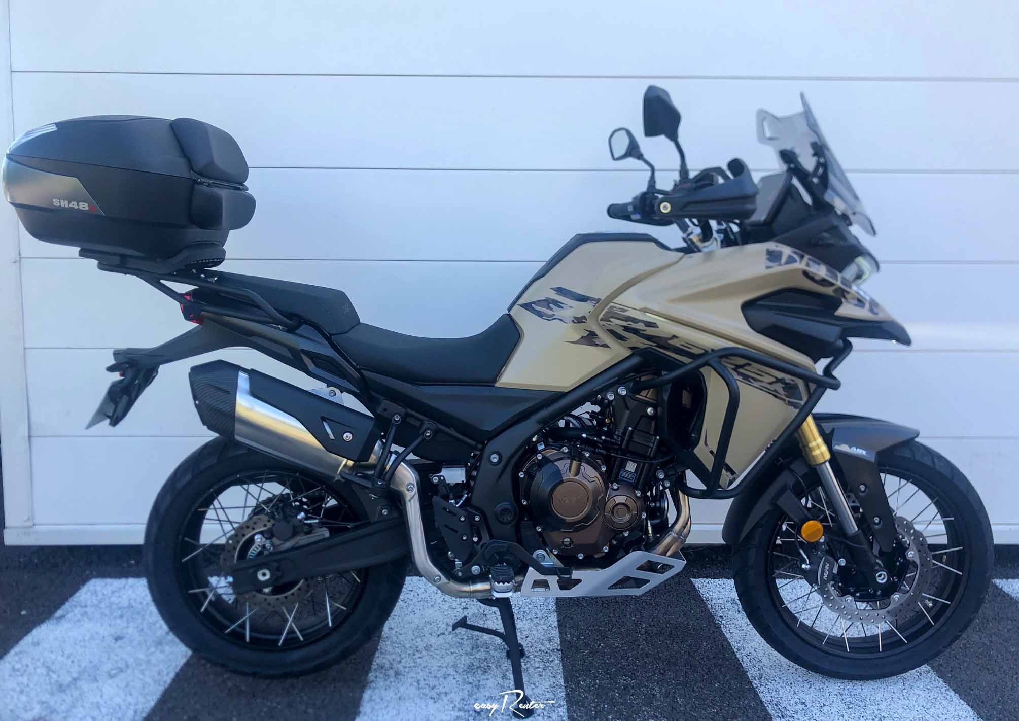 Location moto Benelli Trek 502 0