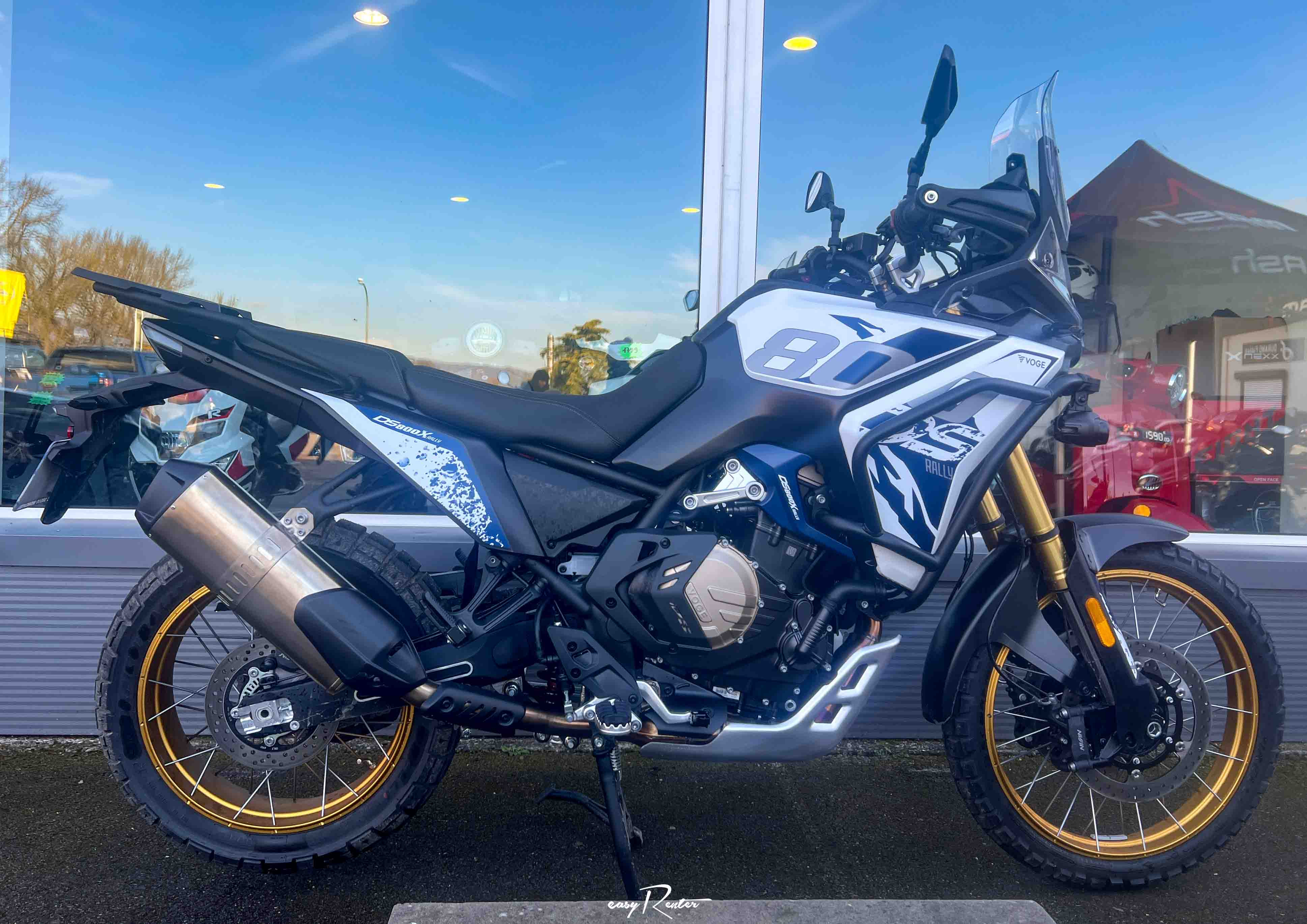 location moto royan Honda CB125R 2