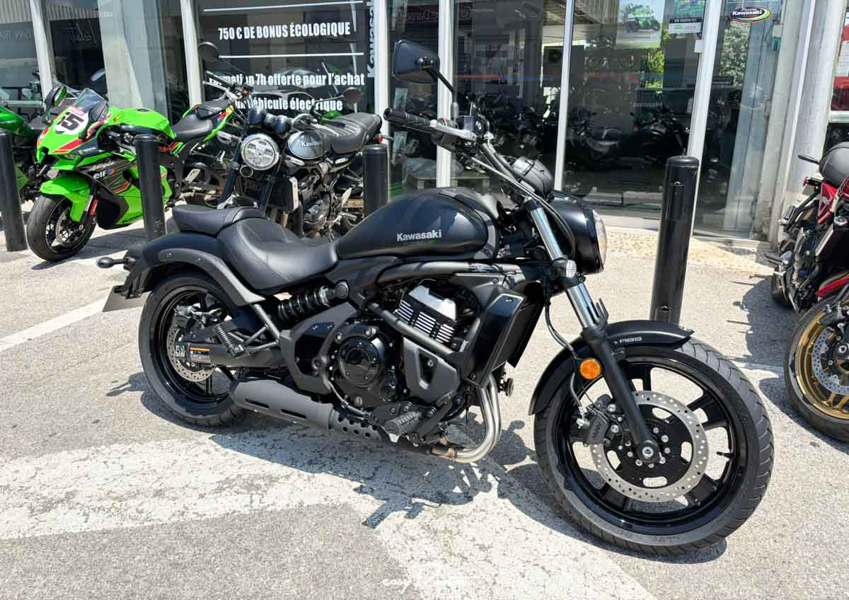 Location moto La Rochelle Kawasaki Z 900 RS 1