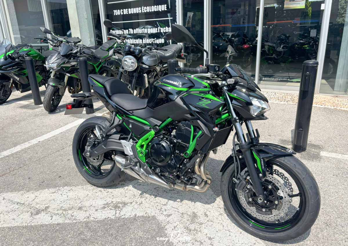 Location moto La Rochelle Kawasaki Z 900 RS 1