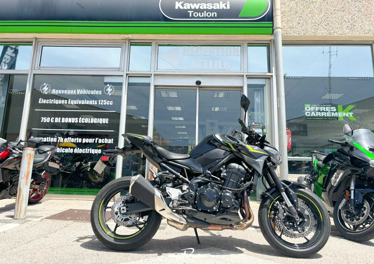 Location moto La Rochelle Kawasaki Z 900 RS 1