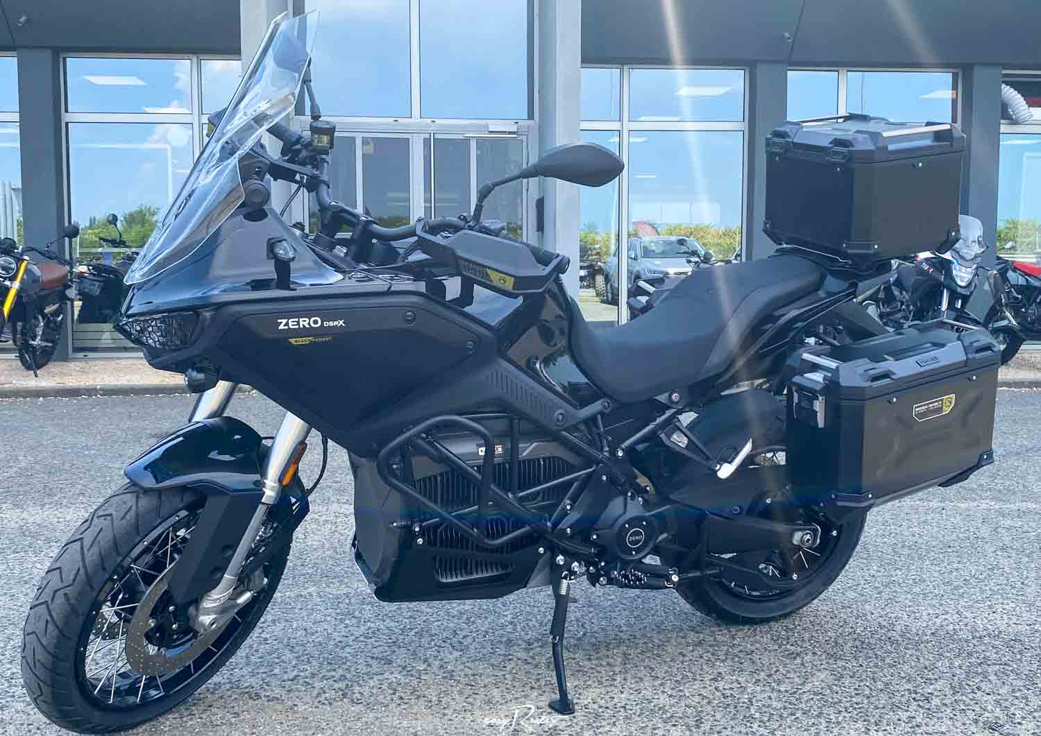 location moto royan Honda CB125R 2