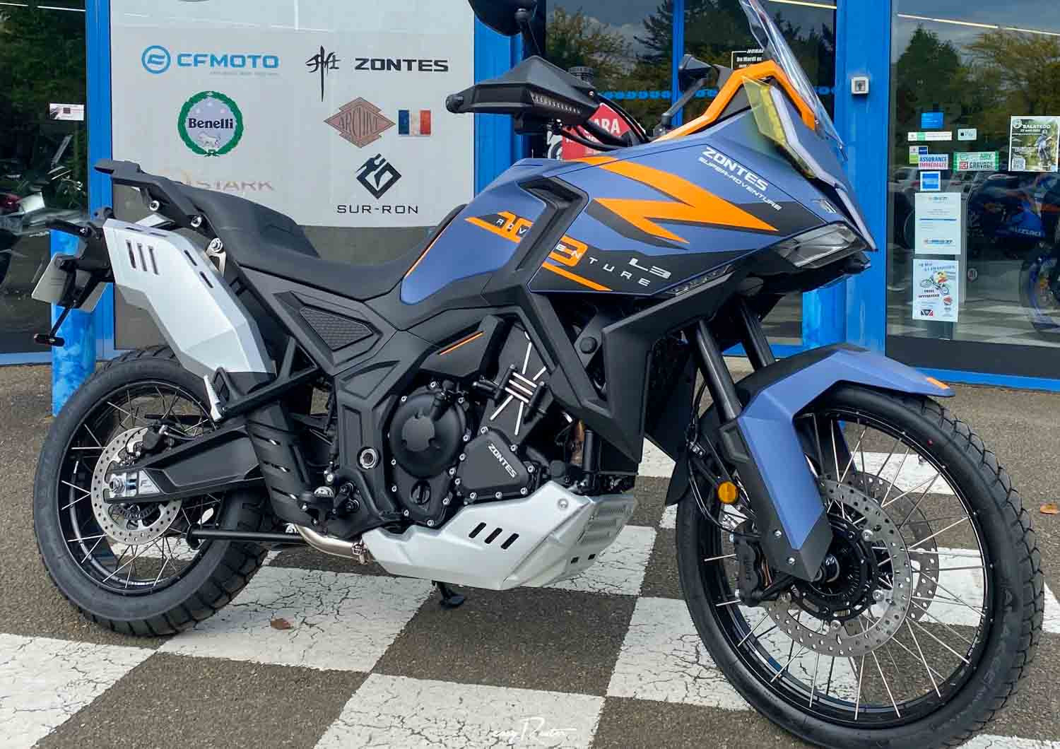 location moto Cholet Kawasaki Z 900  14886