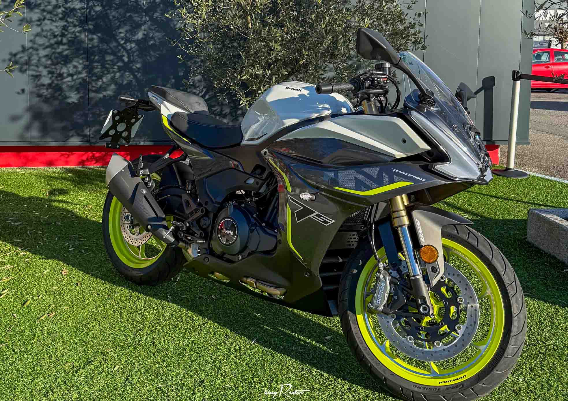 location moto valence Benelli leoncino 500 A2 2