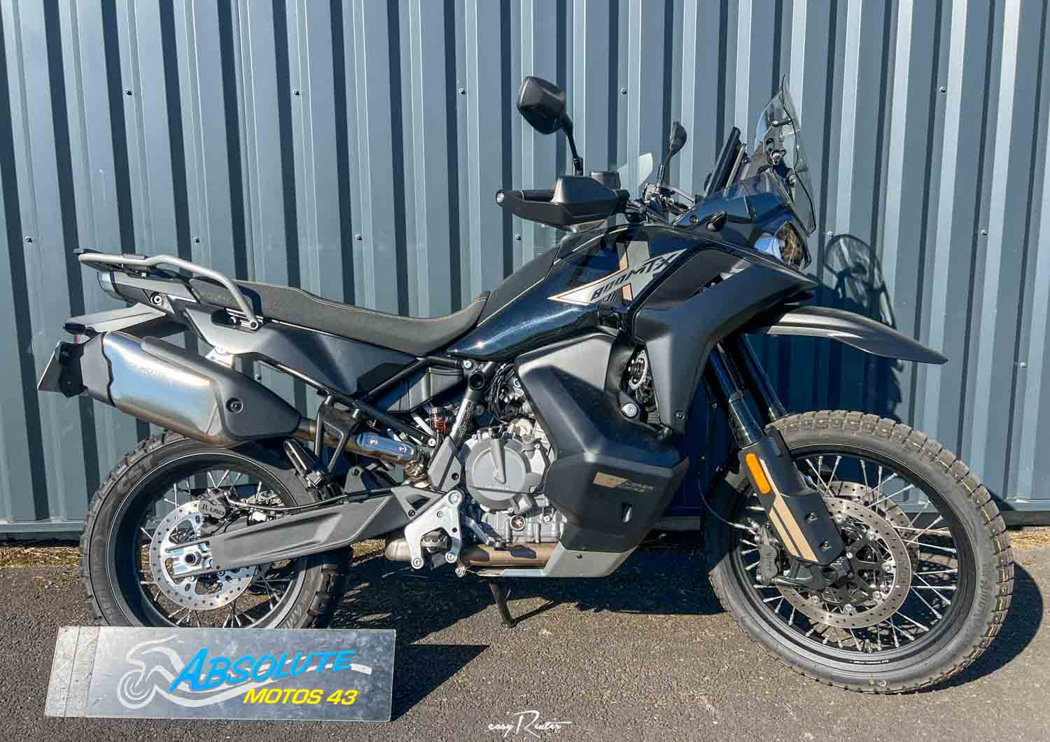location moto Yssingeaux CF Moto 800MT-X 1