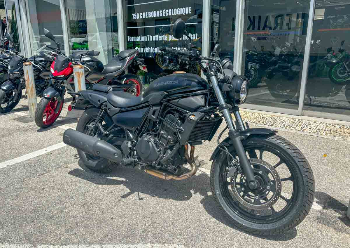 Location moto La Rochelle Kawasaki Z 900 RS 1