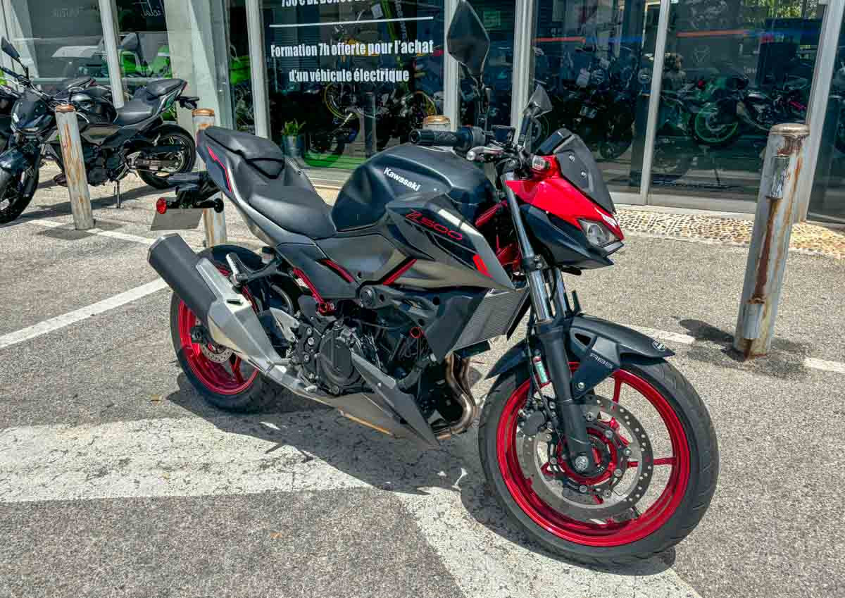 Location moto La Rochelle Kawasaki Z 900 RS 1