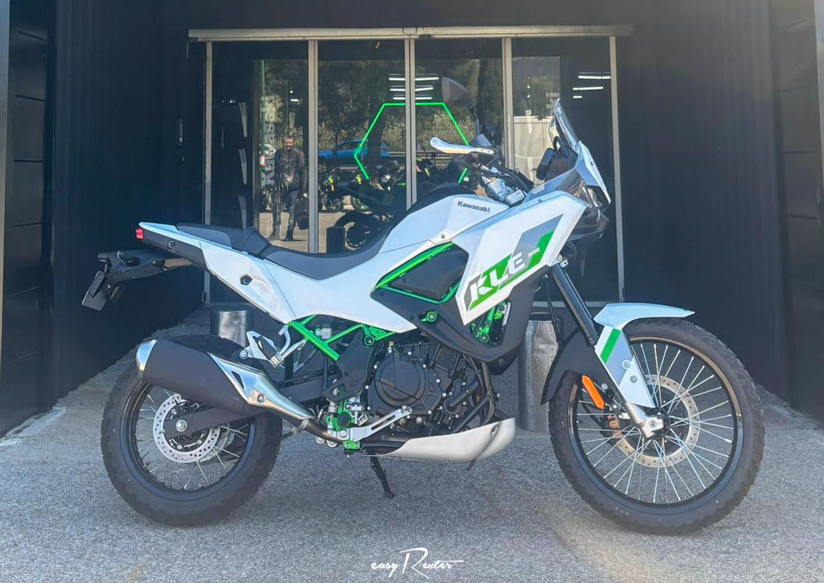 Location moto La Rochelle Kawasaki Z 900 RS 1