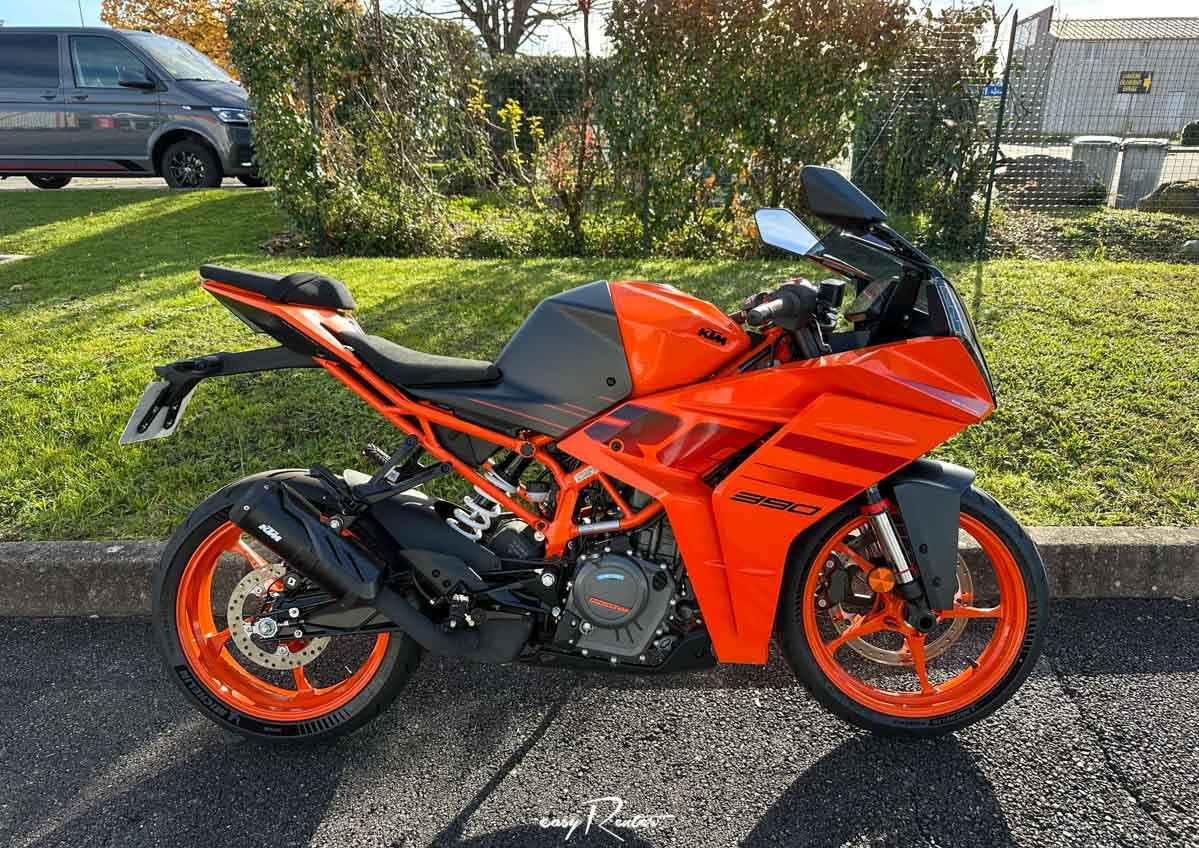 location moto Angers KTM 890 Duke L 15589