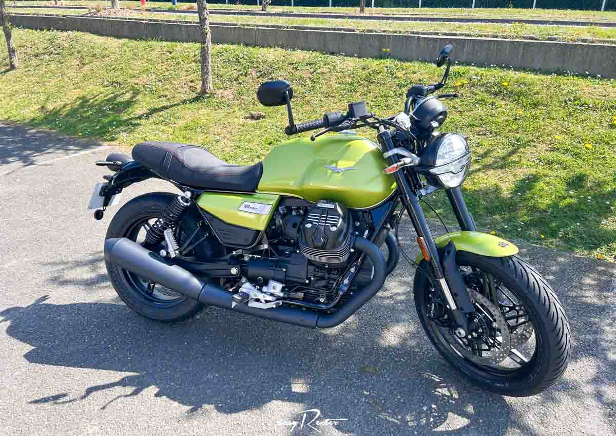 Location moto Mayenne Aprilia Shiver 900 2